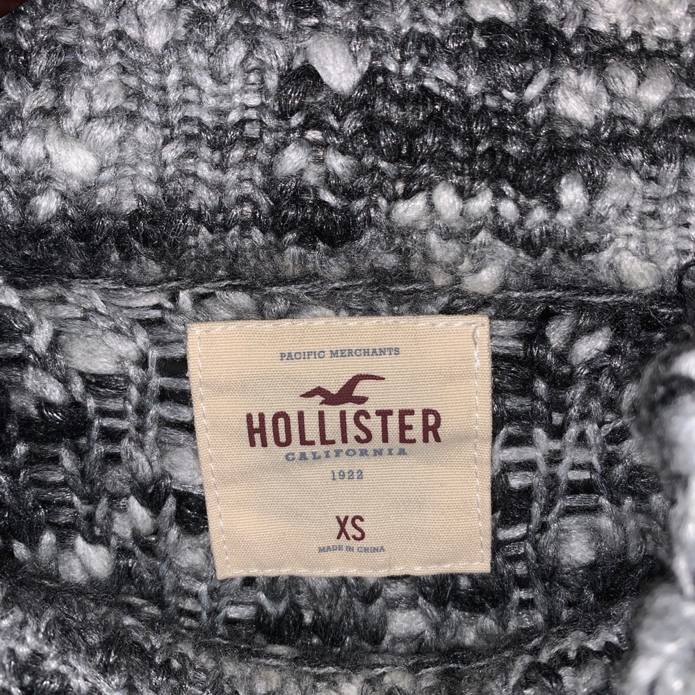 Hollister Sweater - Picture 3 of 3